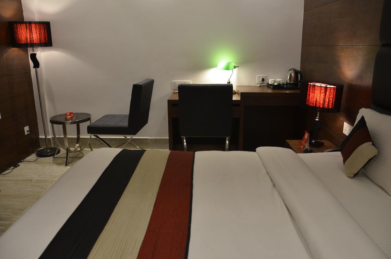 Oyo 1358 Hotel Crossroad Lucknow Zewnętrze zdjęcie