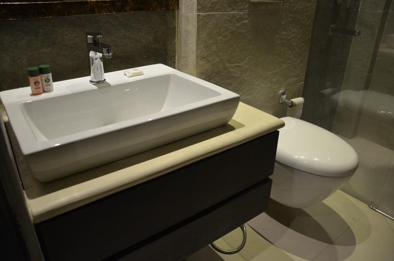 Oyo 1358 Hotel Crossroad Lucknow Zewnętrze zdjęcie