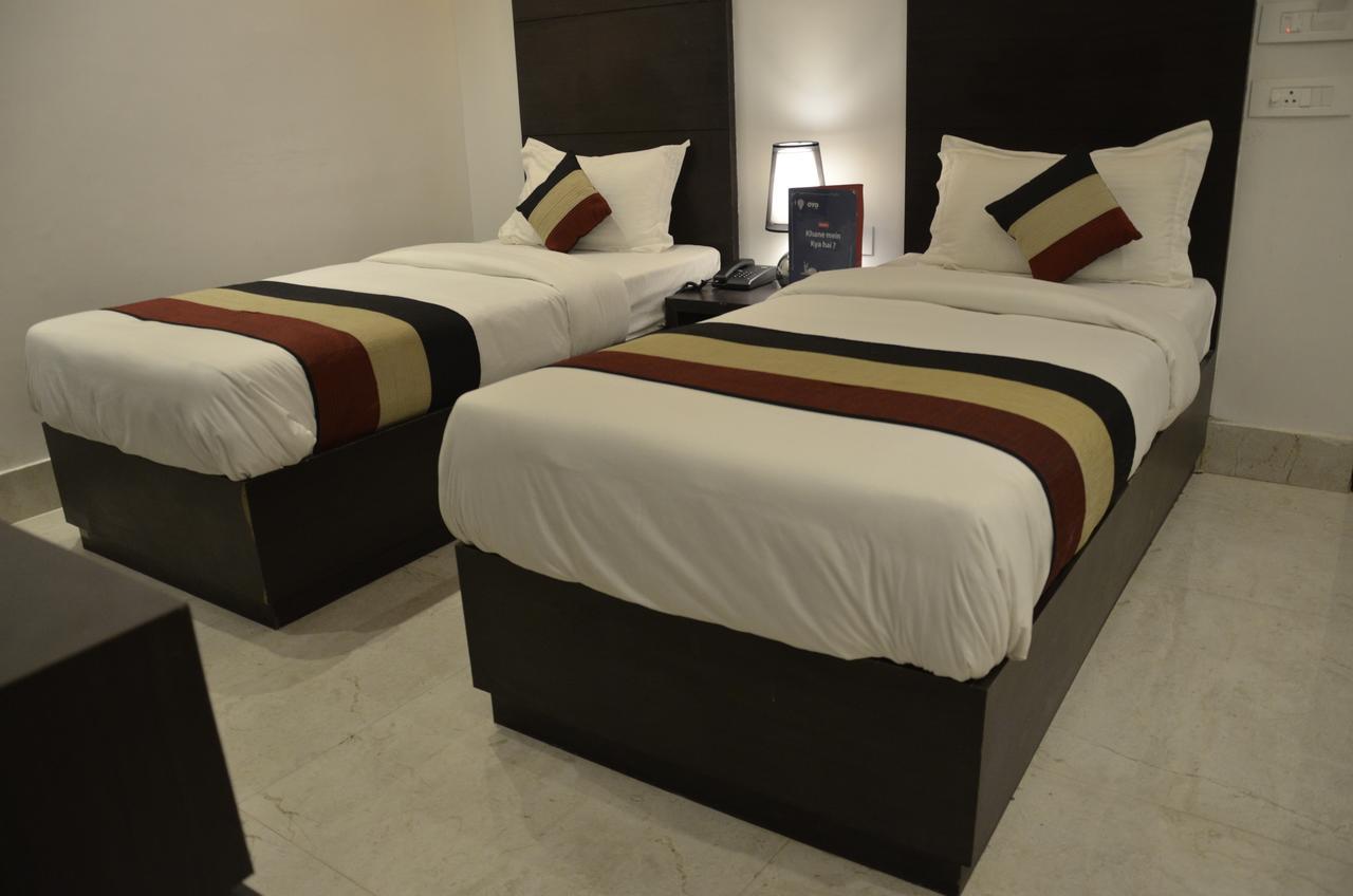 Oyo 1358 Hotel Crossroad Lucknow Zewnętrze zdjęcie