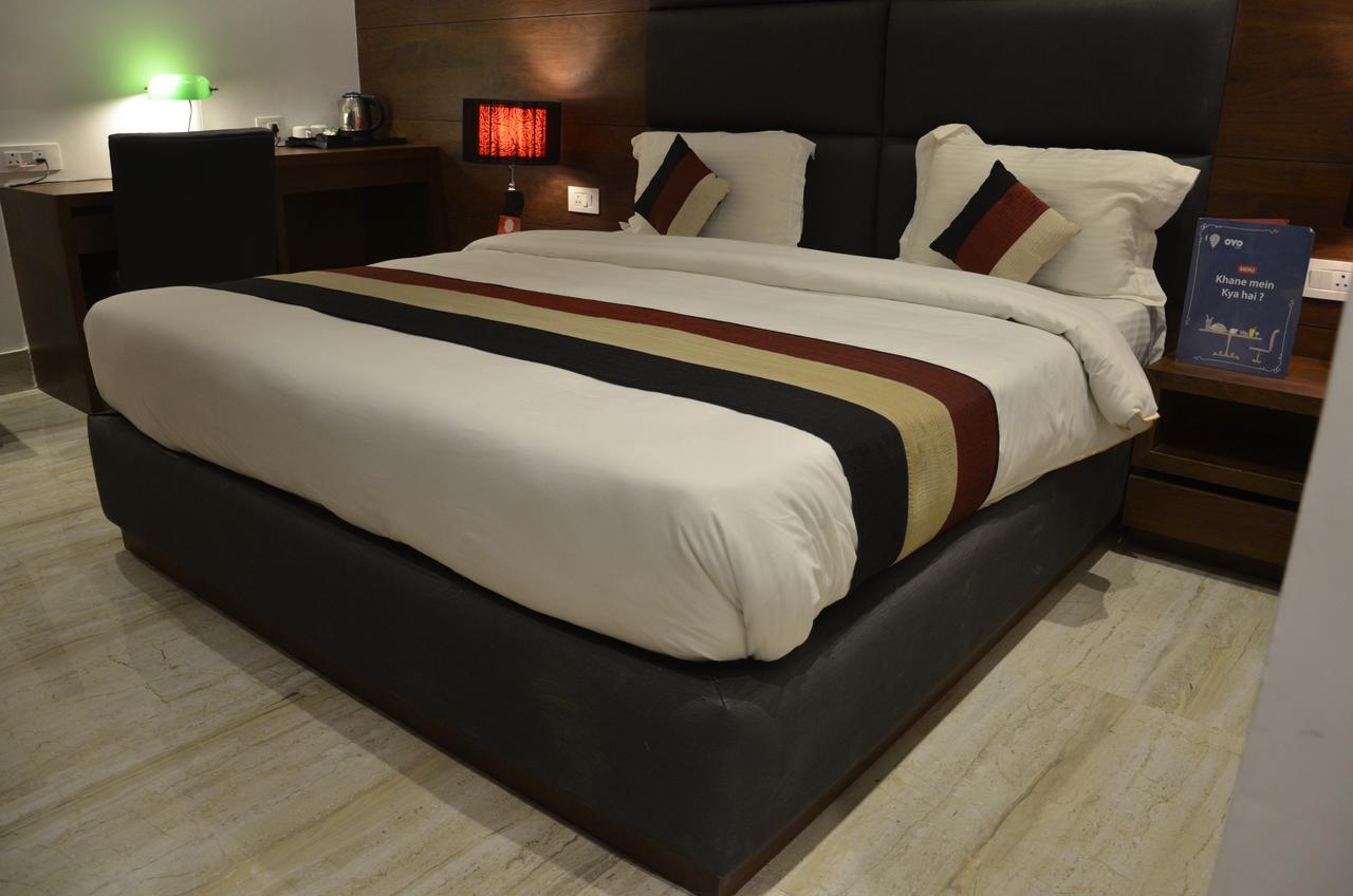 Oyo 1358 Hotel Crossroad Lucknow Zewnętrze zdjęcie