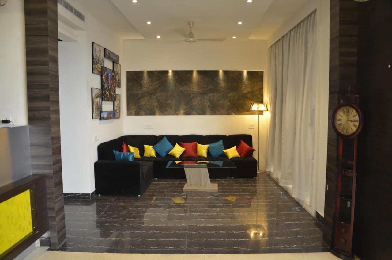 Oyo 1358 Hotel Crossroad Lucknow Zewnętrze zdjęcie