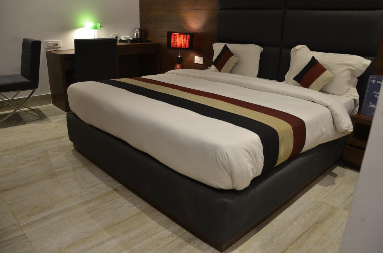 Oyo 1358 Hotel Crossroad Lucknow Zewnętrze zdjęcie
