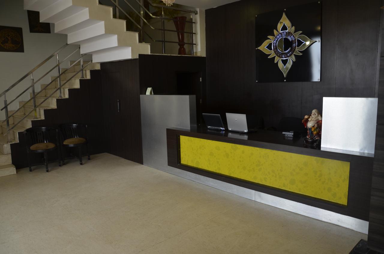 Oyo 1358 Hotel Crossroad Lucknow Zewnętrze zdjęcie