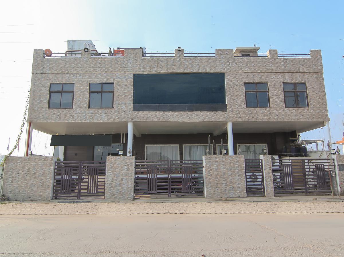 Oyo 1358 Hotel Crossroad Lucknow Zewnętrze zdjęcie
