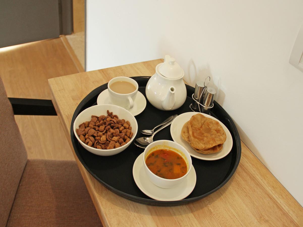 Oyo 1358 Hotel Crossroad Lucknow Zewnętrze zdjęcie