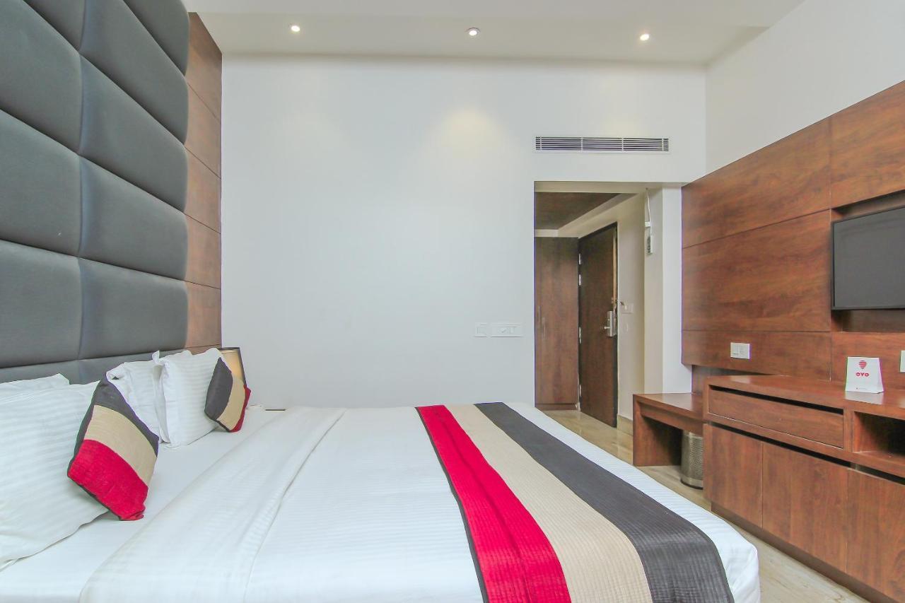Oyo 1358 Hotel Crossroad Lucknow Zewnętrze zdjęcie
