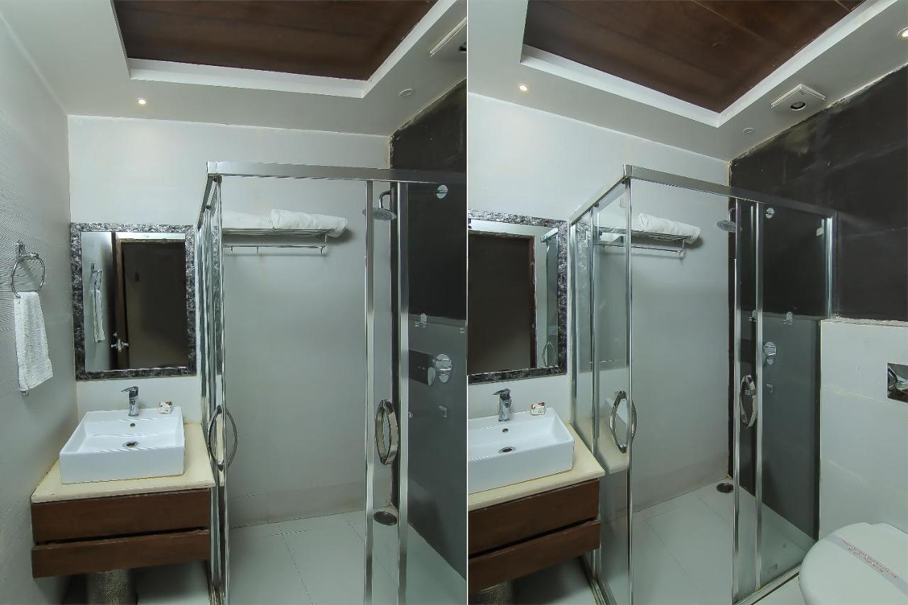 Oyo 1358 Hotel Crossroad Lucknow Zewnętrze zdjęcie